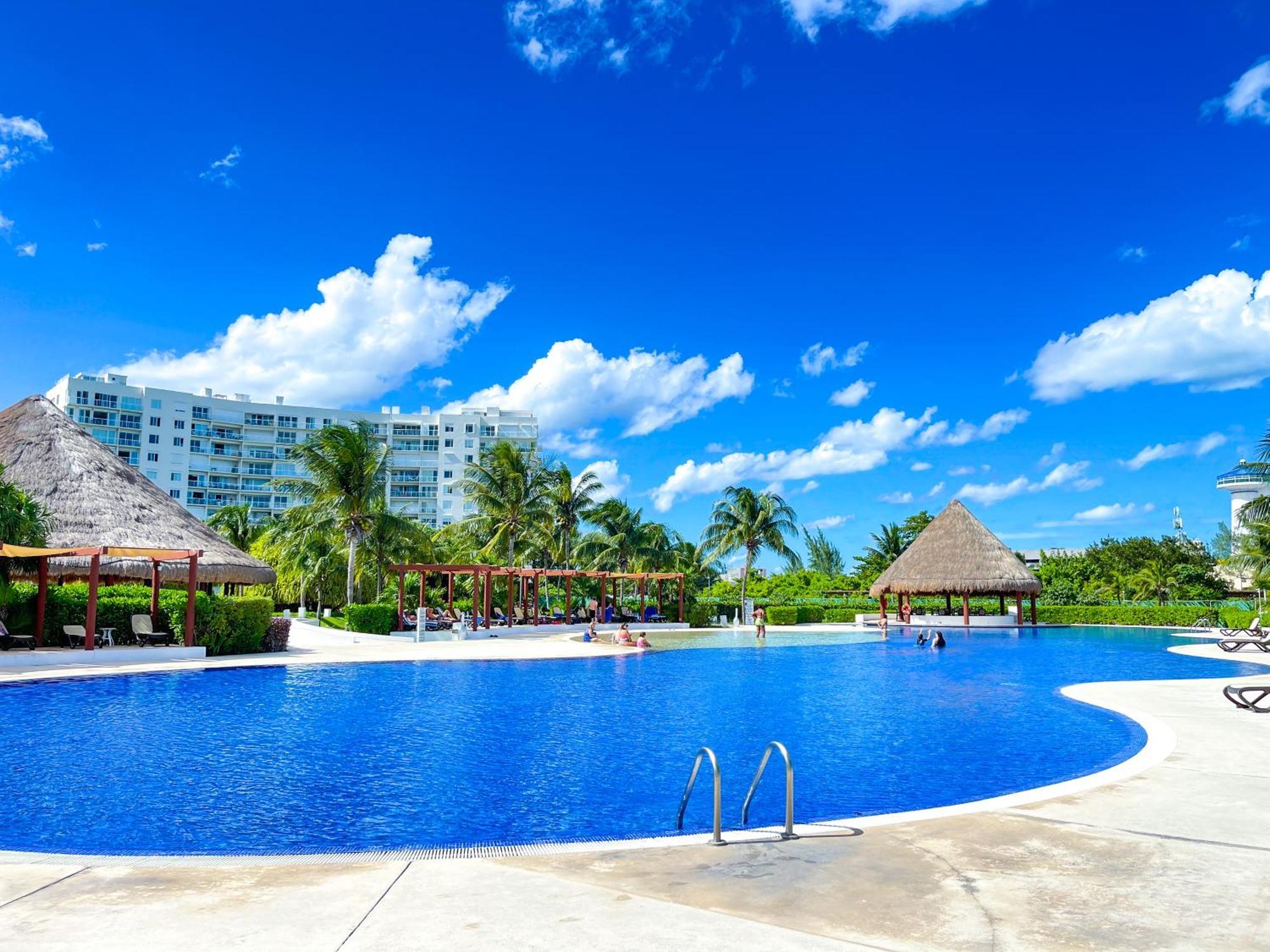 New Beachfront Luxury Apartments Cancun Exterior photo